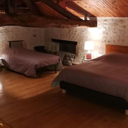 Maison Charentaise A La Campagne Becheresse Exteriér fotografie