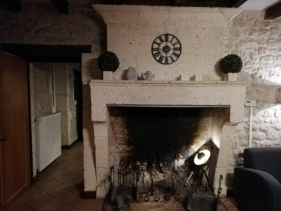 Maison Charentaise A La Campagne Becheresse Exteriér fotografie